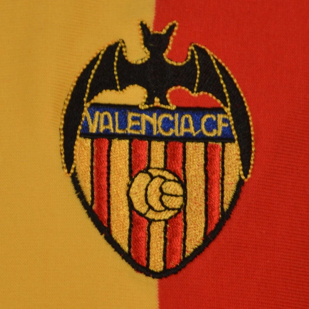 Valencia 1970s Retro Football Shirt - Image 3